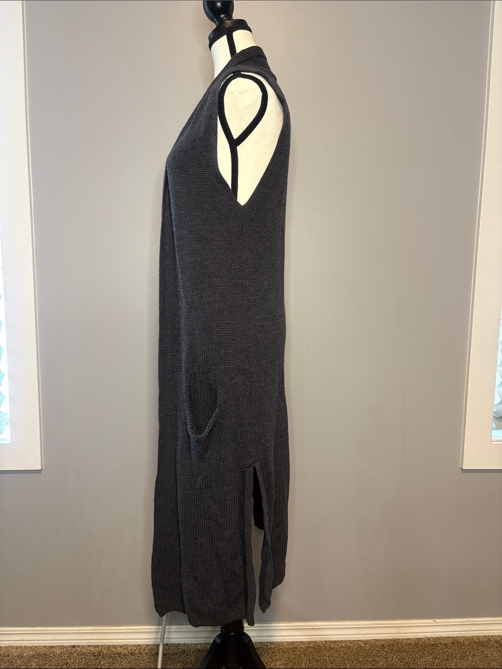 Wilfred Aritzia Sleeveless Open-Front Long Knit Vest - Charcoal size small - Picture 5 of 9
